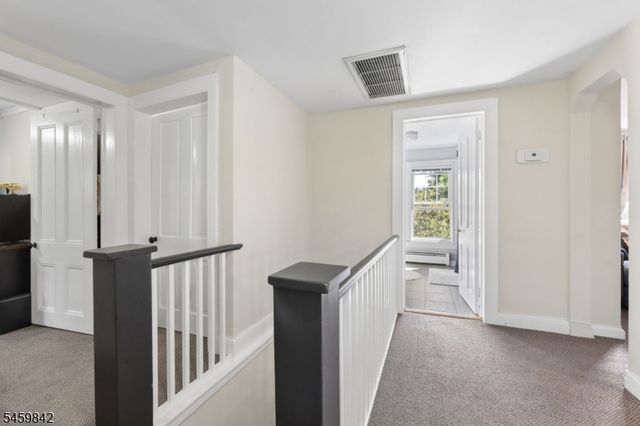166 Crescent Ave, Waldwick Boro, NJ 07463
