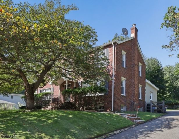 166 Crescent Ave, Waldwick Boro, NJ 07463