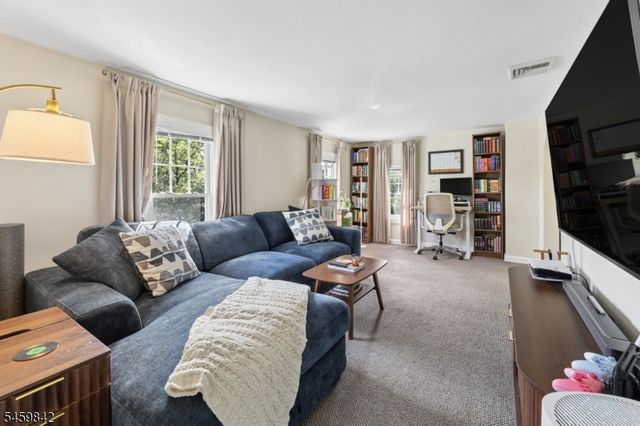 166 Crescent Ave, Waldwick Boro, NJ 07463