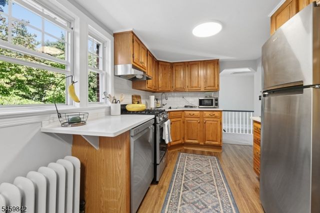 166 Crescent Ave, Waldwick Boro, NJ 07463