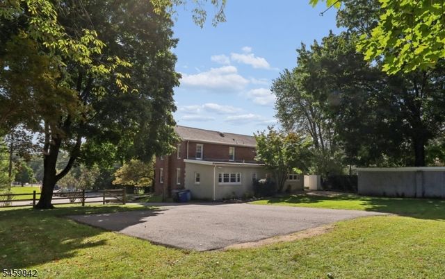 166 Crescent Ave, Waldwick Boro, NJ 07463