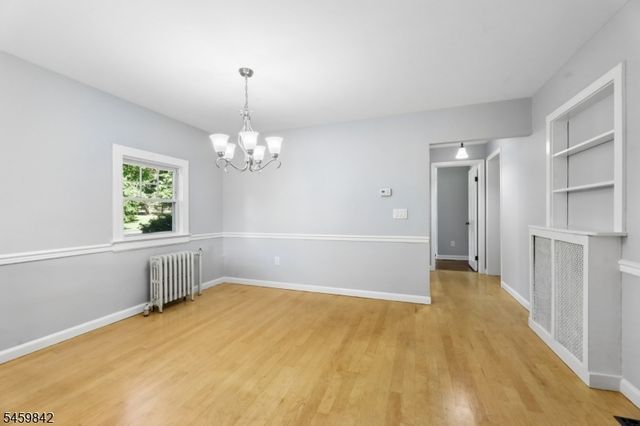 166 Crescent Ave, Waldwick Boro, NJ 07463