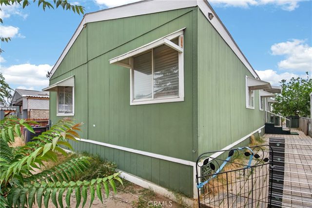 1150 N Kirby N 109, Hemet, CA 92545