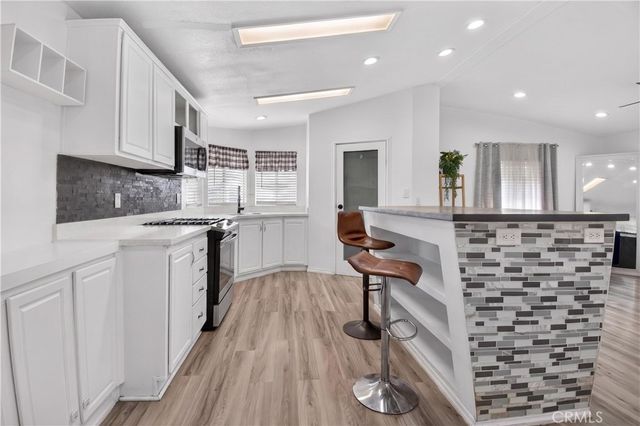 1150 N Kirby N 109, Hemet, CA 92545