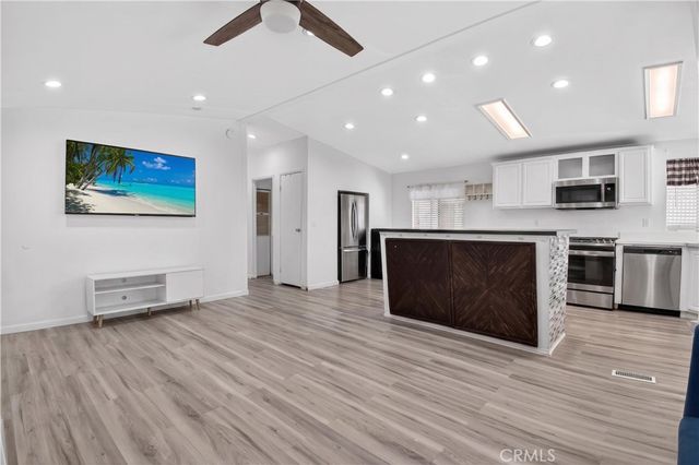1150 N Kirby N 109, Hemet, CA 92545