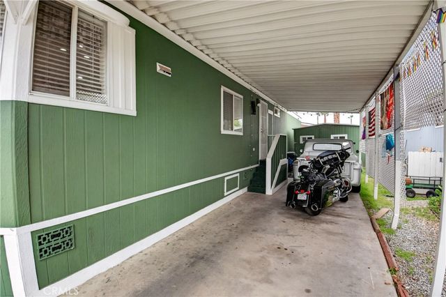 1150 N Kirby N 109, Hemet, CA 92545