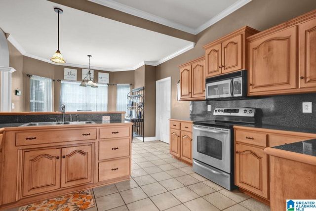 8520 HIDDEN CREEK DRIVE, Gardendale, AL 35071