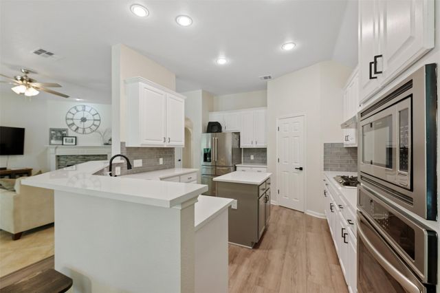 2403 Dartford BND, Cedar Park, TX 78613
