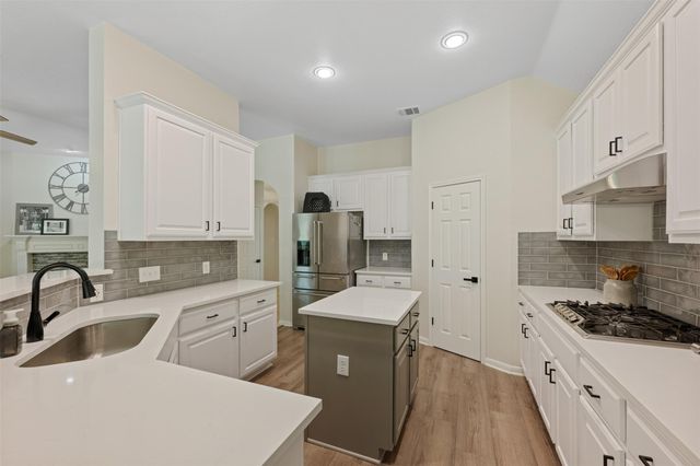 2403 Dartford BND, Cedar Park, TX 78613