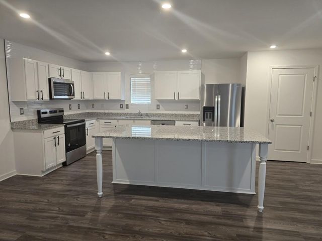 612 Leisure Pointe Road, Macon, GA 31216