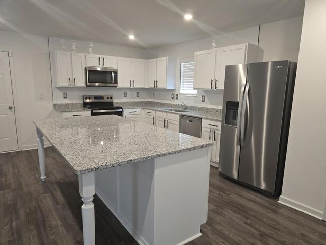 612 Leisure Pointe Road, Macon, GA 31216