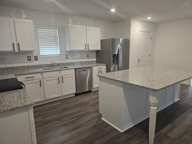 612 Leisure Pointe Road, Macon, GA 31216