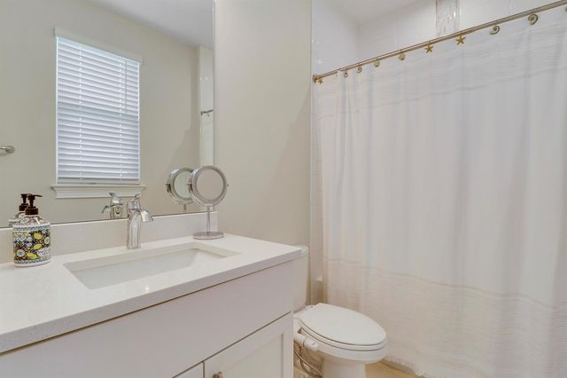2475 NE Evinrude Circle, Jensen Beach, FL 34957