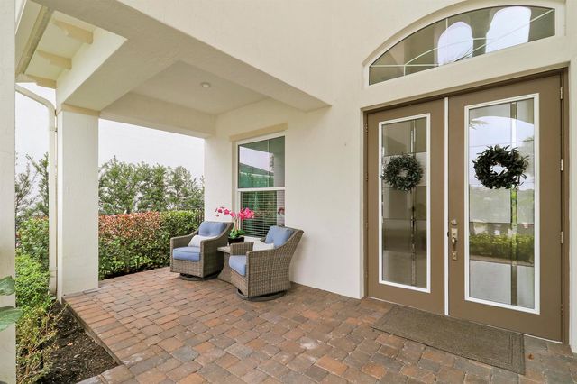 2475 NE Evinrude Circle, Jensen Beach, FL 34957