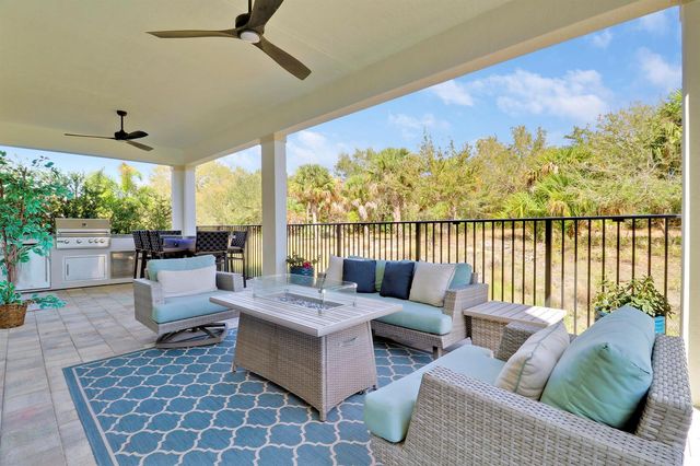 2475 NE Evinrude Circle, Jensen Beach, FL 34957