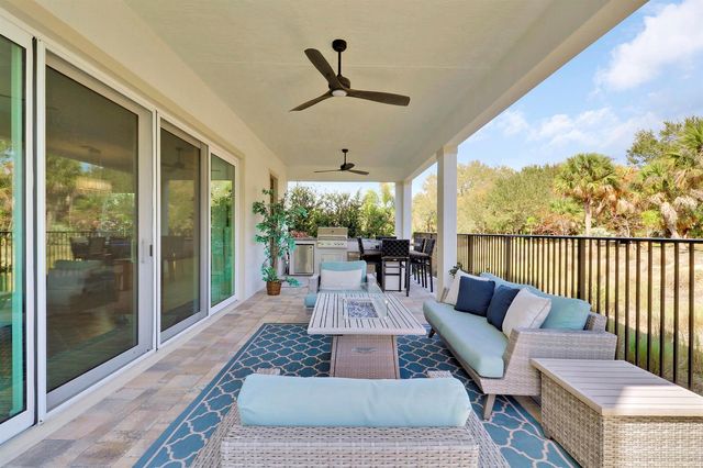 2475 NE Evinrude Circle, Jensen Beach, FL 34957