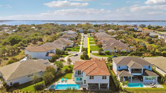 2475 NE Evinrude Circle, Jensen Beach, FL 34957