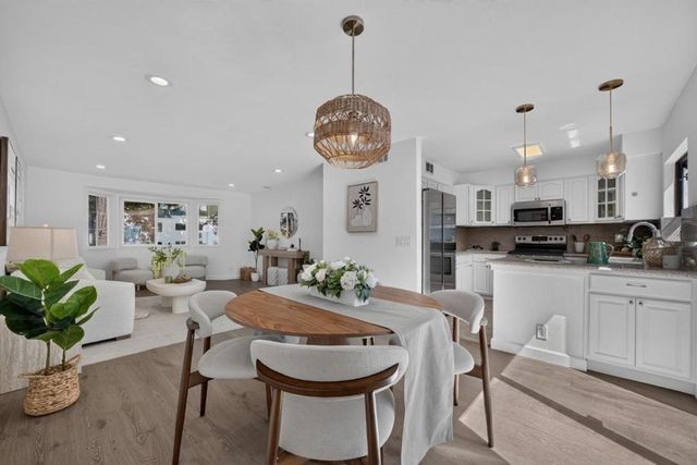 821 Montgomery Street, Mountain View, CA 94041