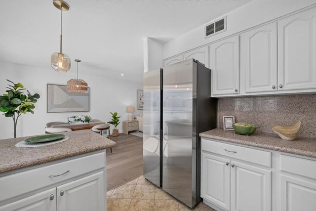 821 Montgomery Street, Mountain View, CA 94041