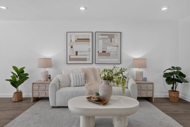 821 Montgomery Street, Mountain View, CA 94041