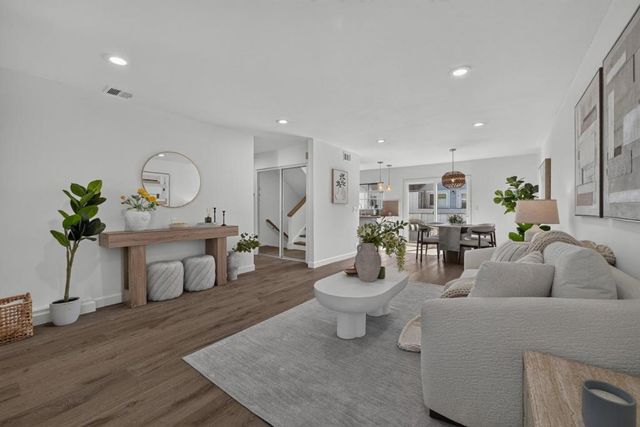 821 Montgomery Street, Mountain View, CA 94041