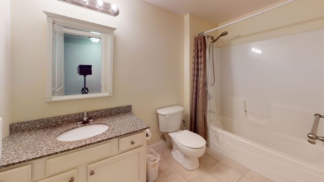 145 Hancock St 205, Braintree, MA 02184