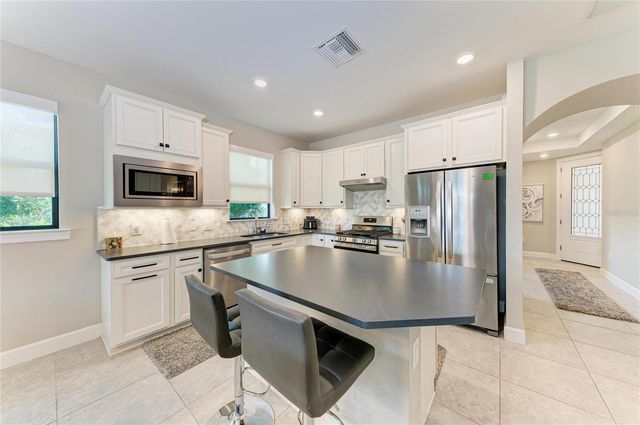 7018 HOLBROOK COVE, Bradenton, FL 34202