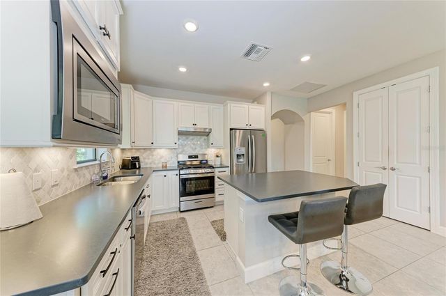 7018 HOLBROOK COVE, Bradenton, FL 34202