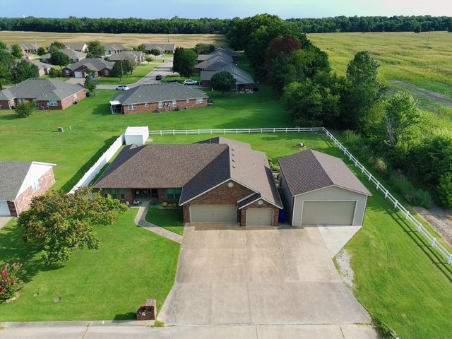 2017 Scott Lane, Miami, OK 74354