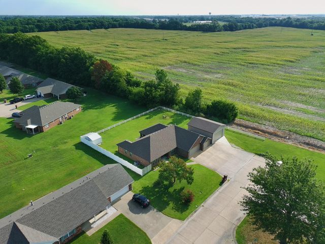 2017 Scott Lane, Miami, OK 74354