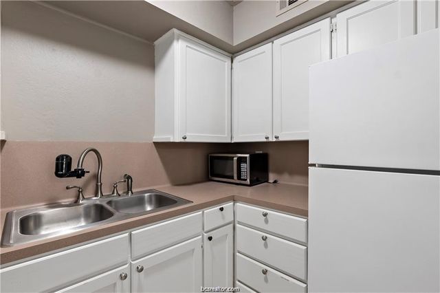 3906 Aspen Street B, Bryan, TX 77801