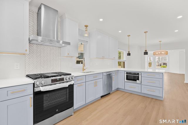 1 Edgefield Avenue, Milford, CT 06460