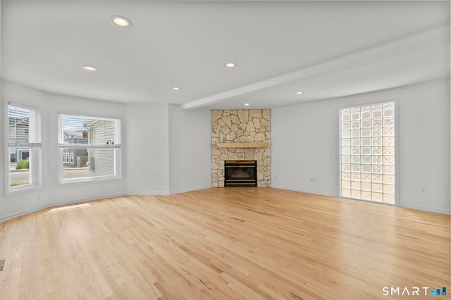 1 Edgefield Avenue, Milford, CT 06460