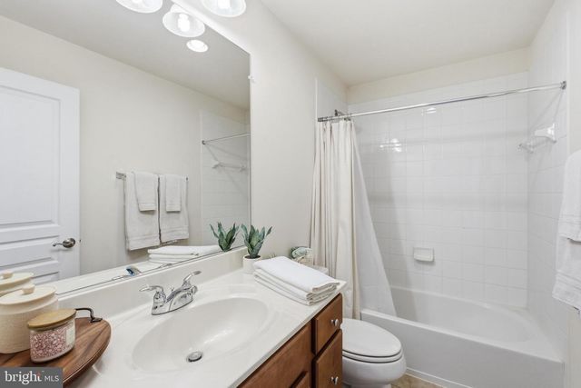 16653 DANRIDGE MANOR DR, Woodbridge, VA 22191