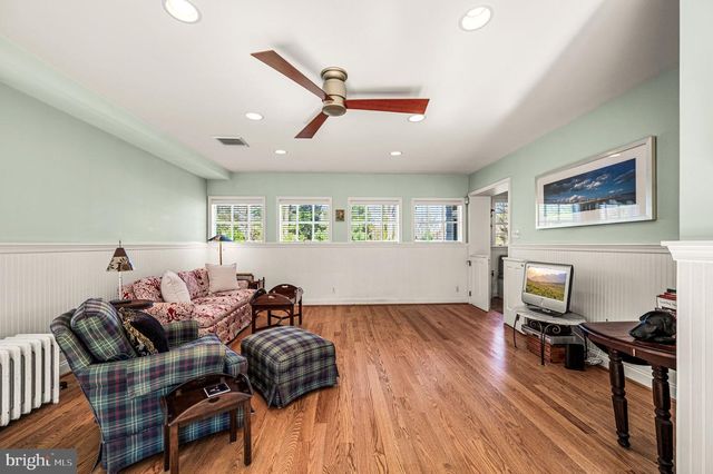 261 FARM RD, Haverford, PA 19041