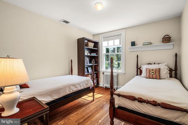 261 FARM RD, Haverford, PA 19041