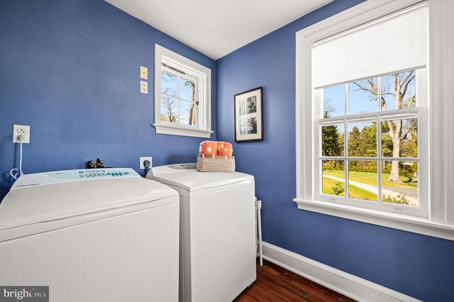 261 FARM RD, Haverford, PA 19041