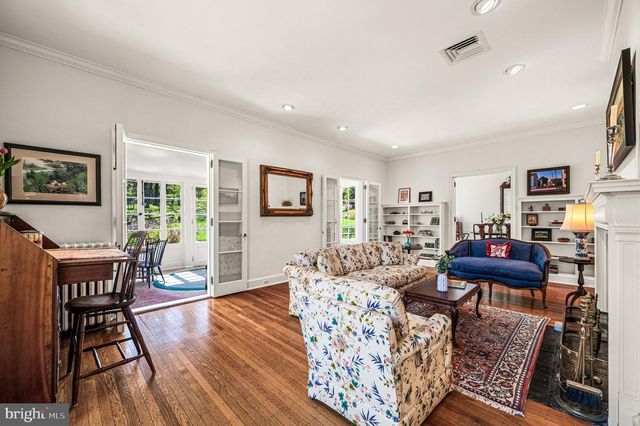 261 FARM RD, Haverford, PA 19041