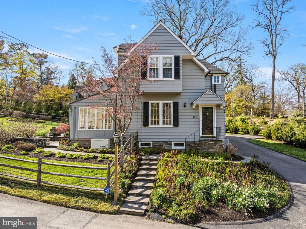 261 FARM RD, Haverford, PA 19041