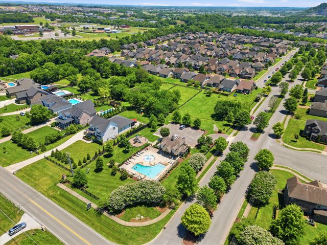 107 Brant Ln, Hendersonville, TN 37075