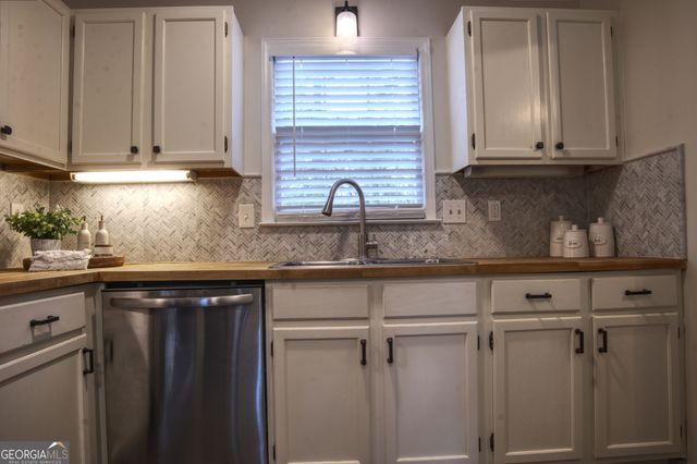 587 Wedgewood Drive, Alpharetta, GA 30009