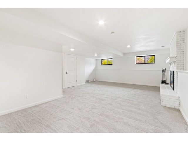 503 Honey Locust Dr, Loveland, CO 80538