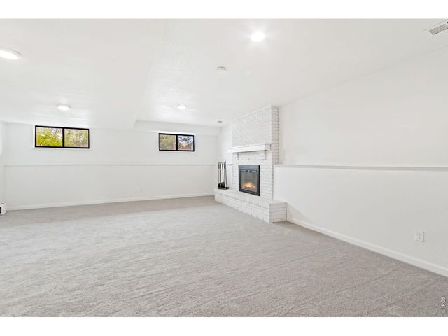 503 Honey Locust Dr, Loveland, CO 80538