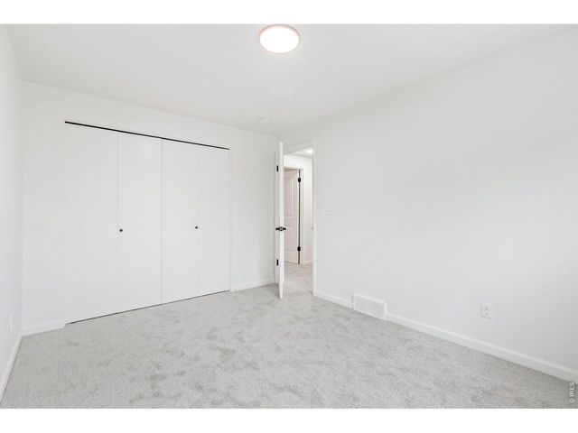 503 Honey Locust Dr, Loveland, CO 80538