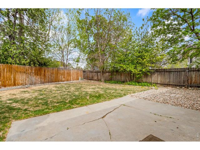 503 Honey Locust Dr, Loveland, CO 80538