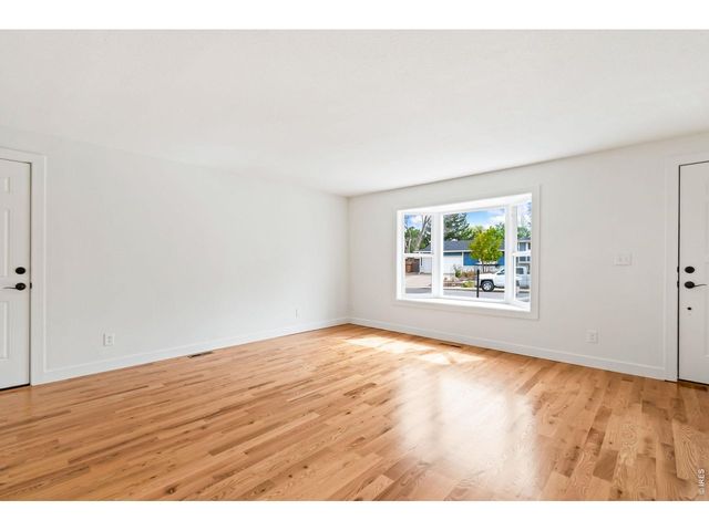 503 Honey Locust Dr, Loveland, CO 80538