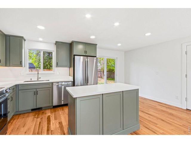 503 Honey Locust Dr, Loveland, CO 80538