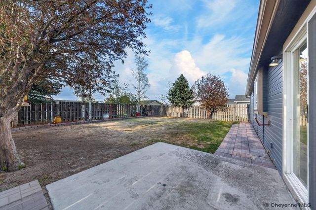 714 SUNRIDGE DR, Cheyenne, WY 82007