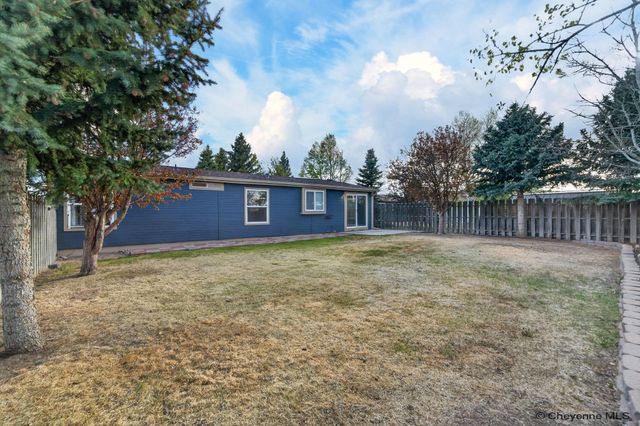 714 SUNRIDGE DR, Cheyenne, WY 82007