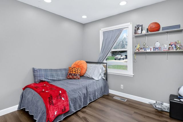 4N170 Wiant Road, West Chicago, IL 60185